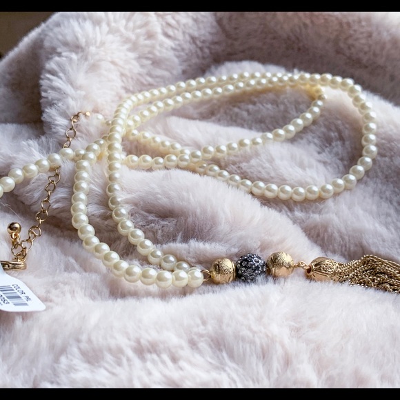 Pearl Tassel Necklace - Picture 4 of 4